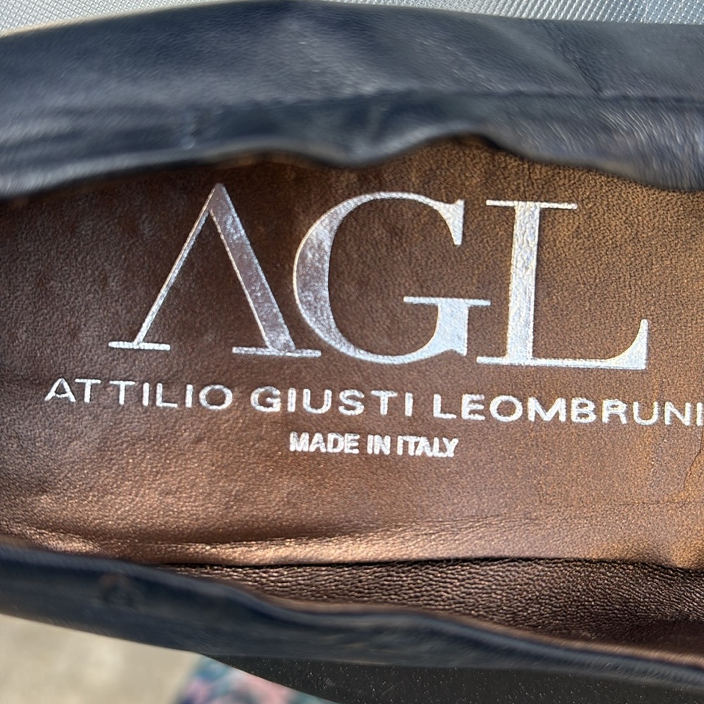 Attilio Giusti Leombruni (AGL) navy flat - Picture 9 of 10
